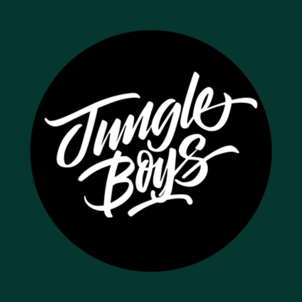 Junge boys weisse text logo mit schwarz-grün HIntergrund
