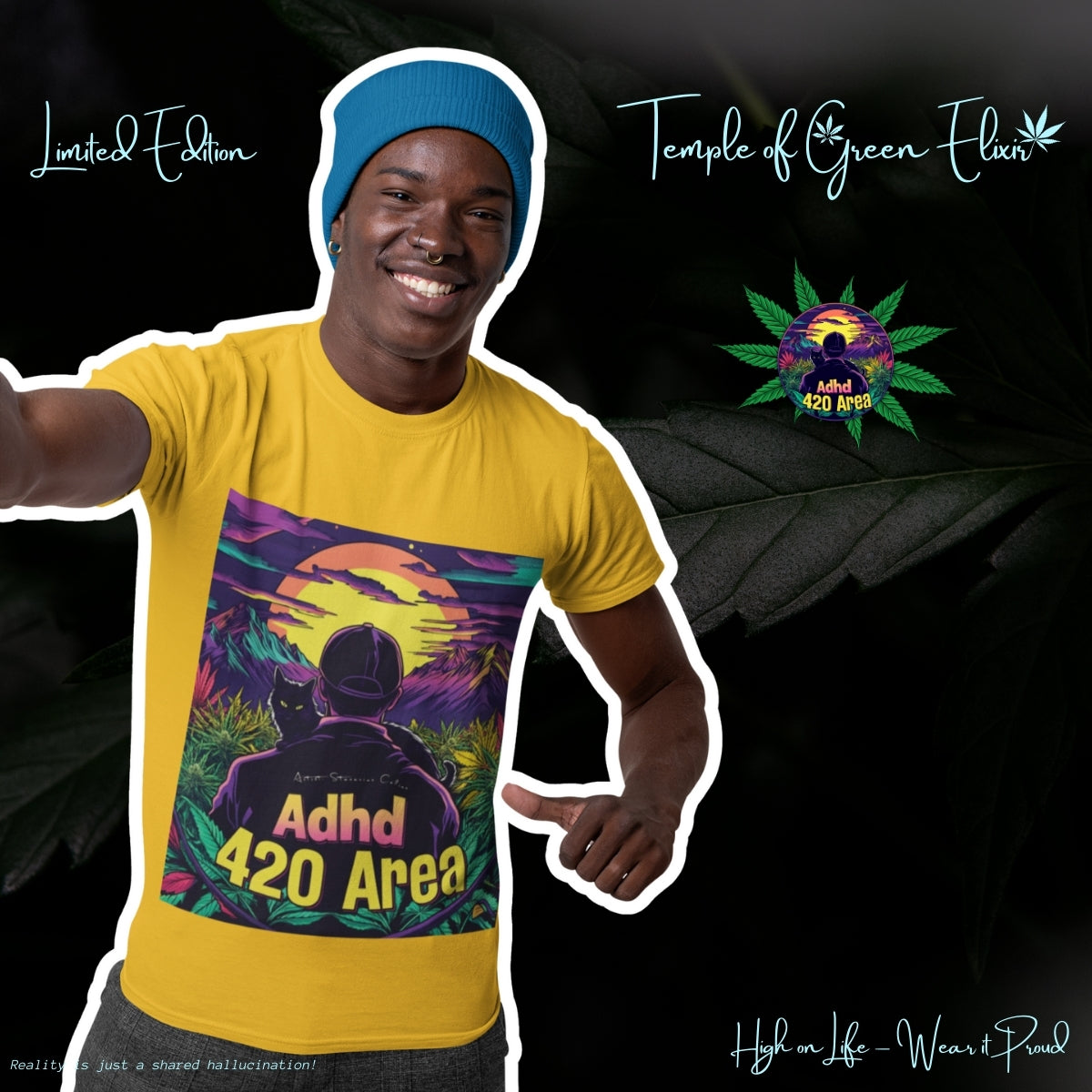 Ein Mann mit blauer Mütze und gelbem T-Shirt lacht und zeigt auf sein T-Shirt; im Hintergrund sind ein Cannabisblatt und das ADHD420 Area-Logo zu sehen. Das Motiv zeigt eine friedliche Landschaft im warmen Licht des Sonnenuntergangs, in der die Hauptfigur – in Begleitung ihrer treuen schwarzen Katze – durch ein Cannabisfeld streift und die Ruhe der Natur genießt.