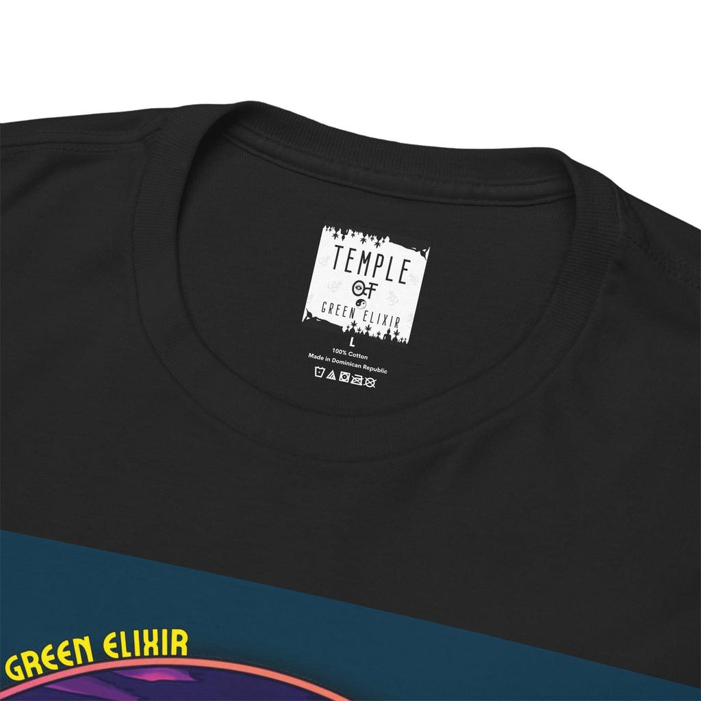 Temple of green Elixir Drucklabel in der innerseite von schwarzem ADHD 420 Area Temple of Green Elixir Edition T-shirt

