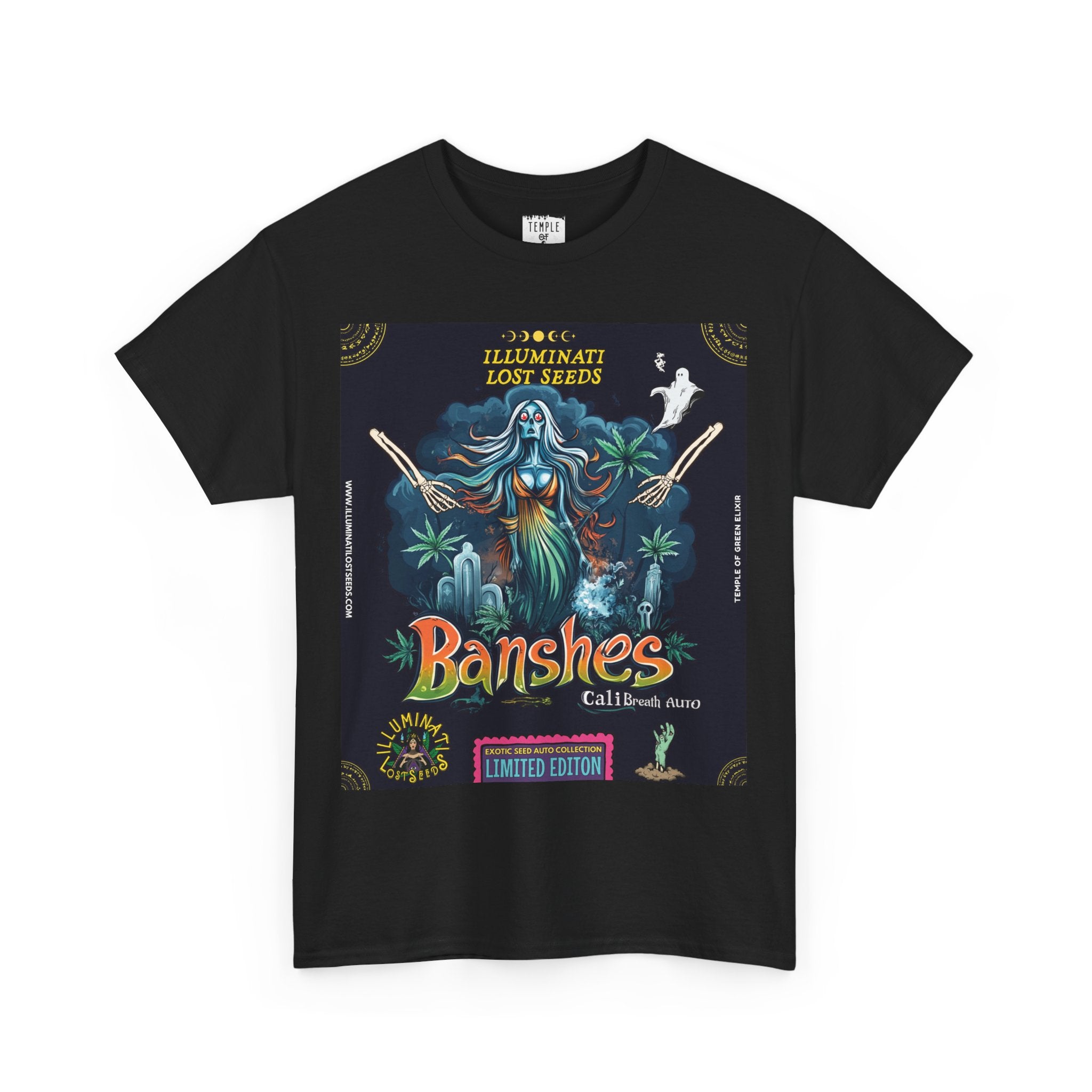Banshes Cali Breath schwarzes T-shirt,  Geisterhafte Frau mit langen blauen Haaren steht zwischen Pflanzen und Skelettarmen vor mystischem Hintergrund. Oben der Text ‚ILLUMINATI LOST SEEDS‘, unten groß ‚Banshes Cali Breath Auto‘, links und rechts zusätzliche Schriftzüge, unten ein ‚LIMITED EDITION‘ Schild.