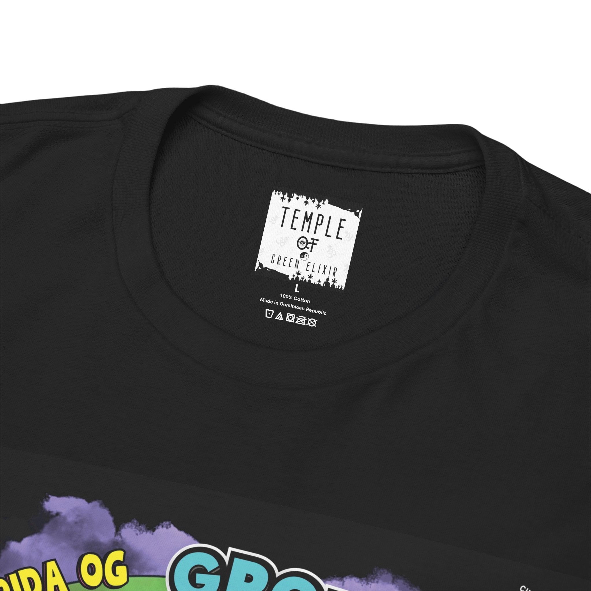 Temple of green Elixir Drucklabel in der innerseite vom schwarzen T-shirt