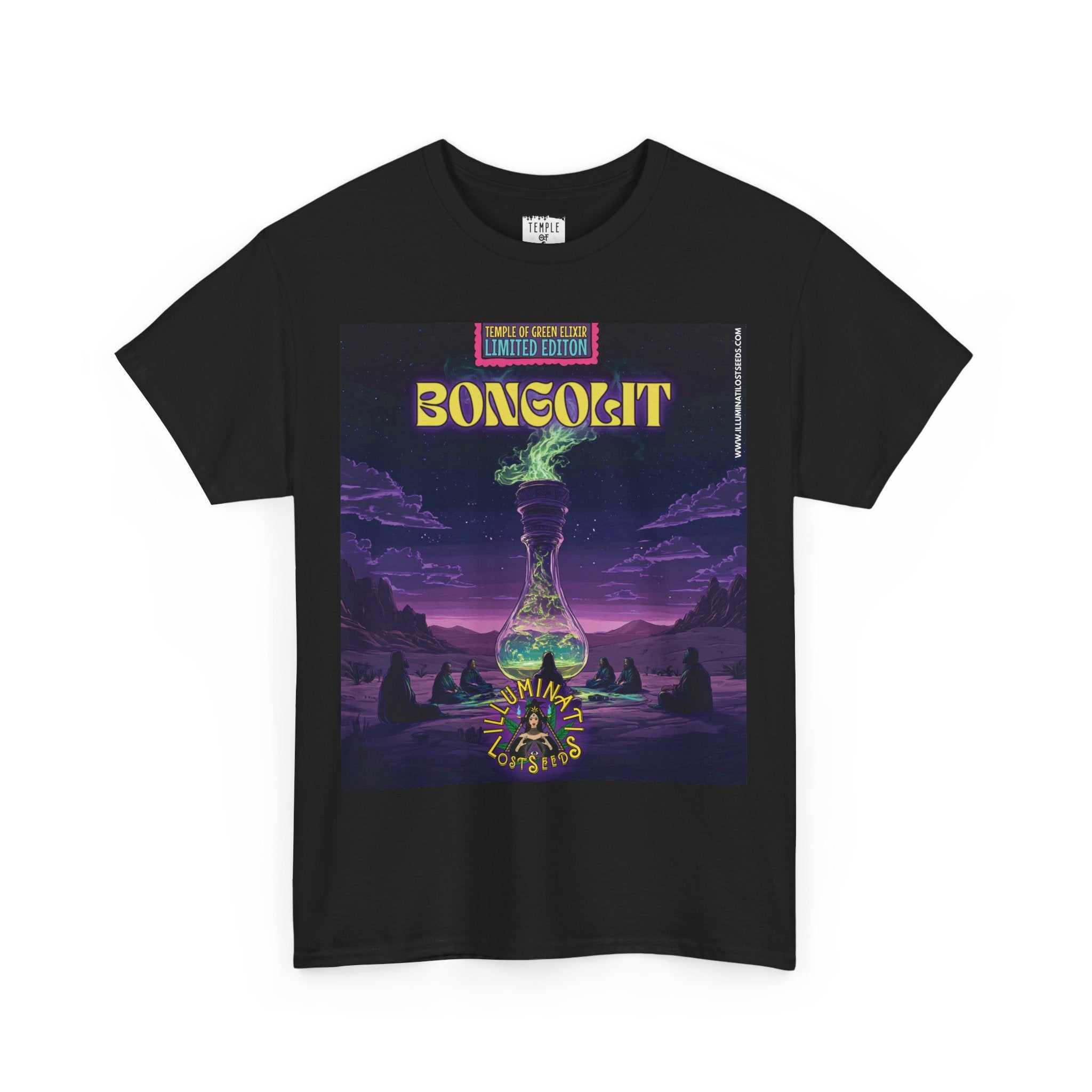 Bongolit schwarzes T-shirt mit Muster: Gruppe von Personen sitzt im Kreis in einer Fantasielandschaft um eine große, rauchende Bong-Flasche, vor nachtdunklem Himmel. Oben steht ‚Bongolit‘ und ‚Temple of Green Elixir Limited Edition‘, unten das Illuminati Lost Seeds Logo.
