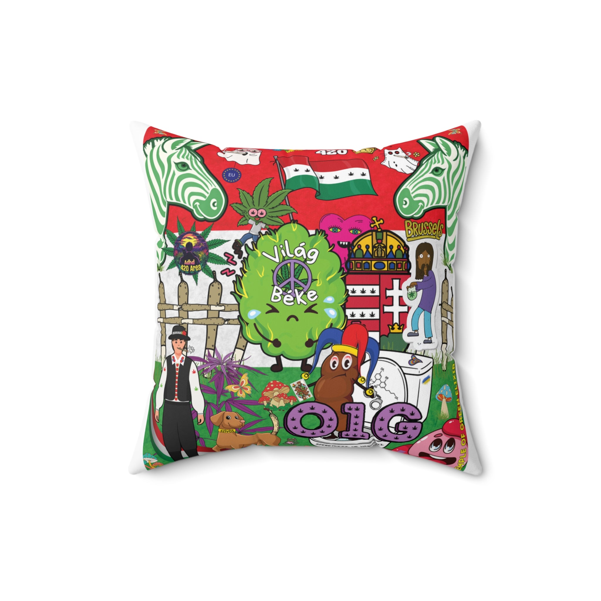 Ein weißes, quadratisches Weltfrieden Kissen - Temple of Green Elixir mit einem extrem detaillierten und farbenfrohen Cartoon-Druck, der die ungarische Kultur und Politik satirisch kommentiert. Das Wimmelbild-Design zeigt Dutzende von Anspielungen, darunter die ungarische Flagge, eine Figur in Tracht, grüne Zebras, das Parlamentsgebäude, Cannabis-Motive und den Slogan 'Világ Béke' (Weltfrieden).﻿