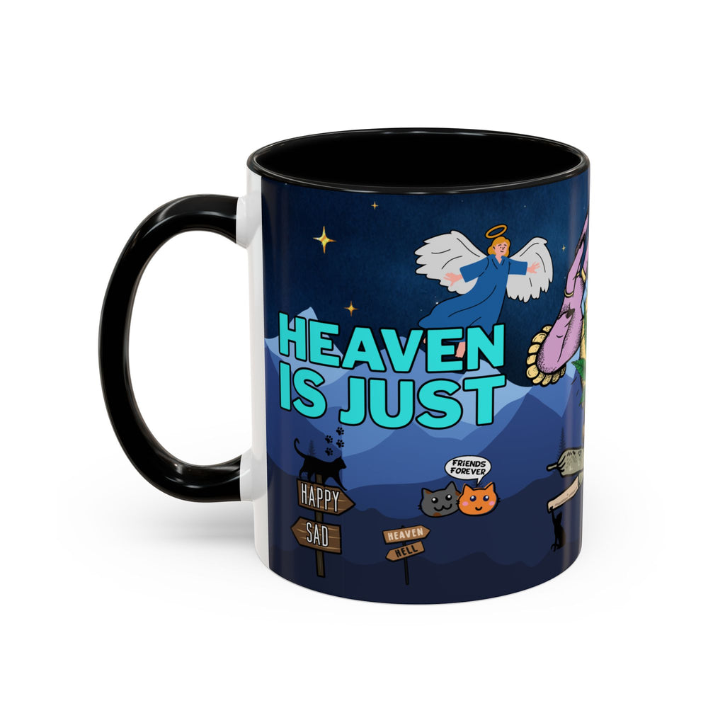Eine zweifarbige  „Heaven is just one joint away“ Keramiktasse, Temple of Green Elixir (weiß/schwarz) mit einem detailreichen Cartoon-Druck. Das Design stellt eine humorvolle Vision des Jenseits dar, mit Engeln, Katzen-Freunden ('Friends Forever'), einer mystischen lila Hand, die einen Joint hält, und Wegweisern, die die Richtungen 'Happy/Sad' und 'Heaven/Hell' anzeigen. Der Hauptslogan lautet 'HEAVEN IS JUST'.﻿