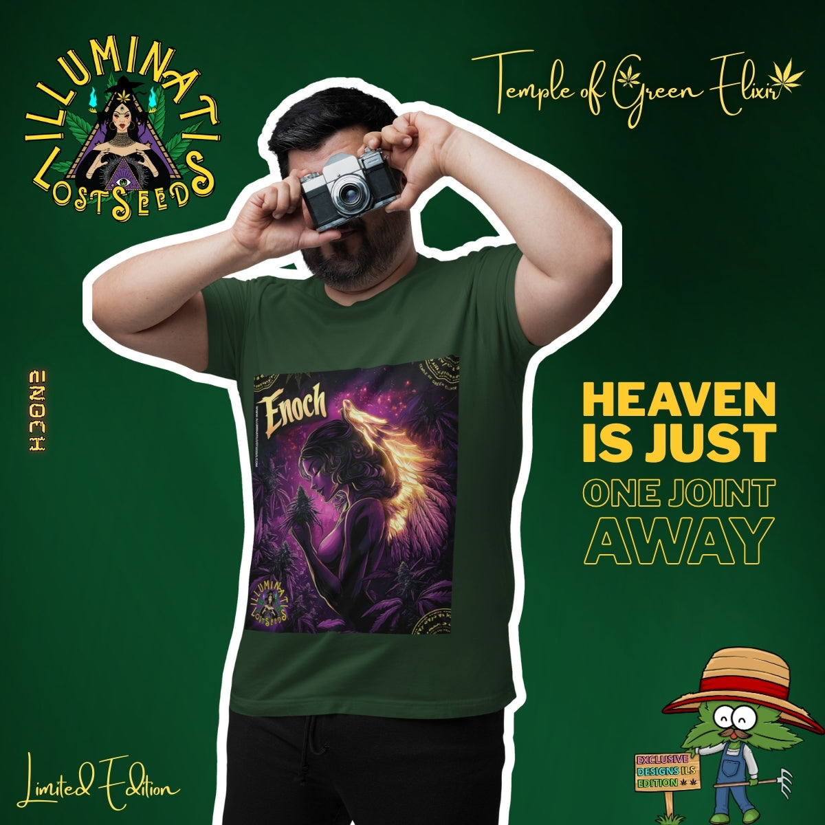 Halte den Moment fest! Dieses Kampagnenbild zeigt einen kreativen Mann, der seine Leidenschaft für Kunst und Fotografie mit dem Tragen des exklusiven "Enoch" T-Shirts von Temple of Green Elixir verbindet. Eine limitierte Auflage für alle, die das Leben aus einer anderen Perspektive betrachten.﻿