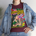 Model steht im Jeans Jacke und Lemon cherry Gelato bordo T-shirt

