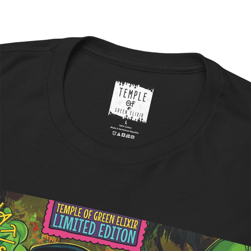 Temple of green Elixir Drucklabel in der innerseite von schwarzem Mr. BluntiT-shirt