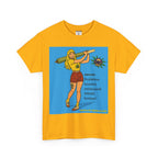 Gelbes T-Shirt mit einer bunten Grafik einer Frau, die einen großen grünen Joint hält, Hanfblatt-Design und dem deutschen Text „ADHD42QAREA Problembehandlungsmethoden im Erwachsenenalter! Temple of Green Elixir“ auf blauem Hintergrund.