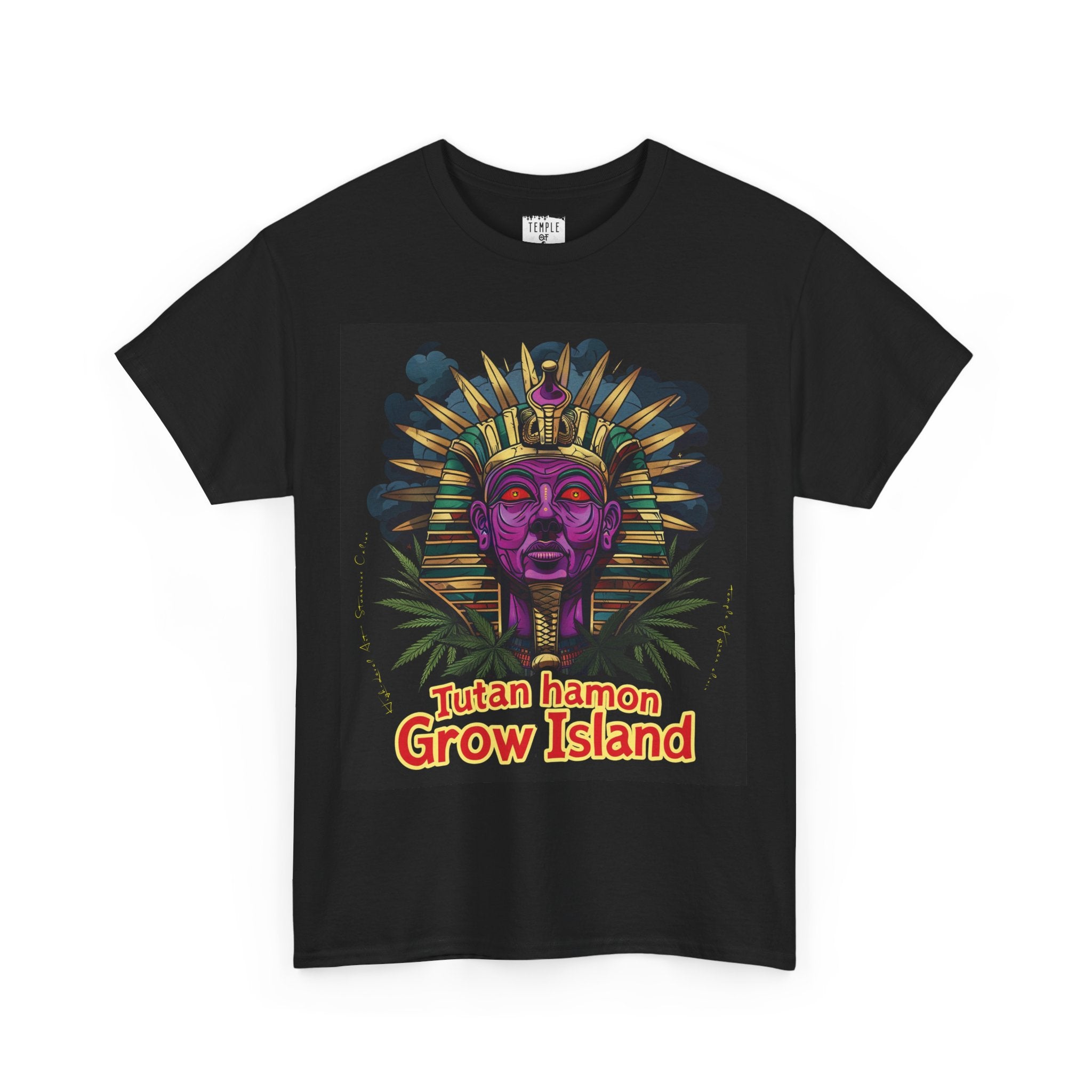 Tutan Hamon T-Shirt schwarz mit  Ein Pharaokopf in strahlendem Lila-Gold, mit glühend roten Augen und detailreich gezeichneten Cannabisblättern, Grow Island Schrift