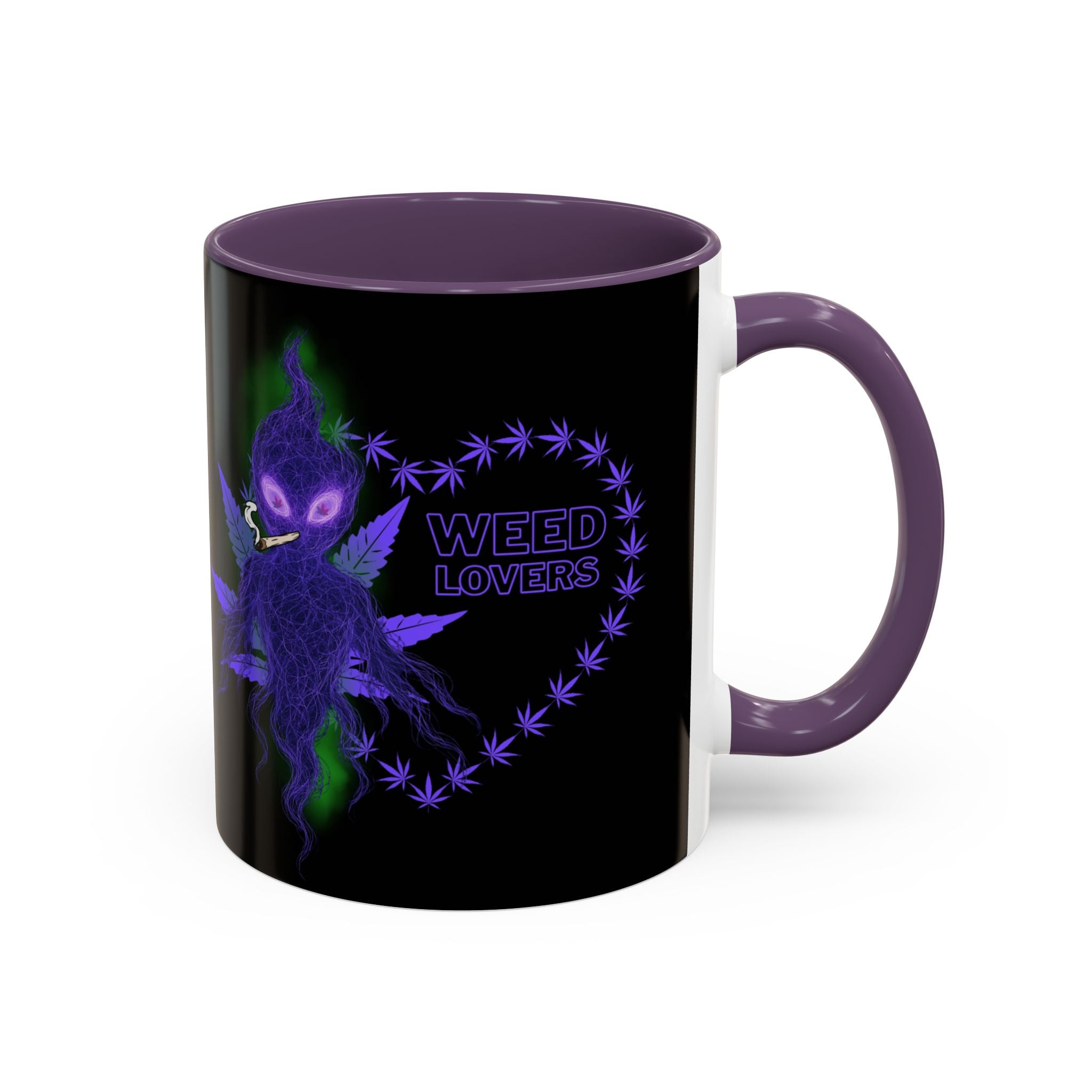 Eine zweifarbige Soul sucker Tasse, Temple of Green Elixir mit einem dunkellila Henkel und Innenraum. Das Design auf schwarzem Grund zeigt eine mystische, lila Kreatur, die aus Rauch zu bestehen scheint und einen Joint raucht. Umgeben ist die Figur von einem Herz aus Cannabis-Blättern, unter dem der Schriftzug "WEED LOVERS" steht.﻿